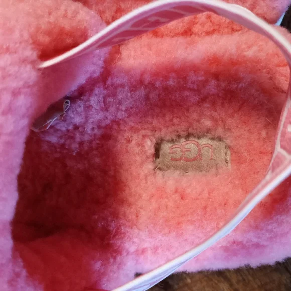 4/$20 UGG Hot Pink Fluffita Platform Sandals - Picture 7 of 16